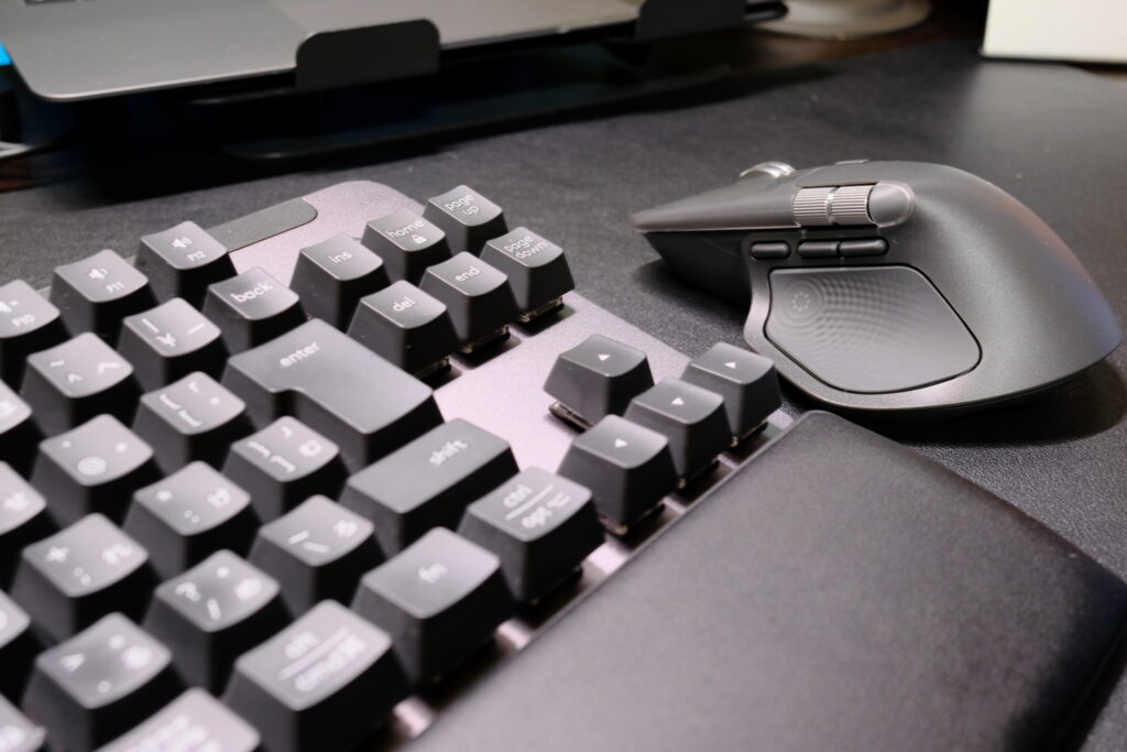 Logicool Signature K855 と MX Master4